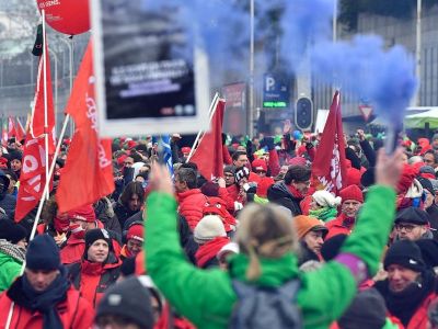 Protests take place in Brussels demanding additional measures to protect against high prices