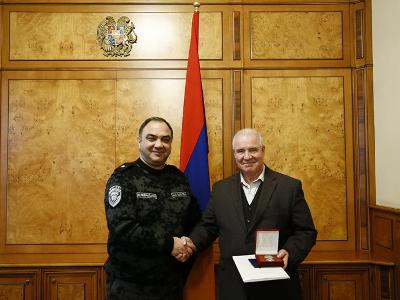 Այս տարիներին տեսել եմ ոստիկանության մարտահրավերներն ու աշխատանքը. ԱՄՆ դեսպանության աշխատակիցը՝ Վահե Ղազարյանին