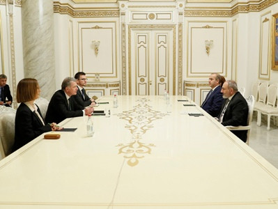 Nikol Pashinyan receives head of British Secret Intelligence Service