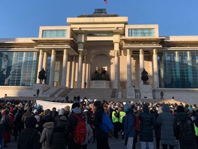 Mongolian women undress in cold to protest against coal theft