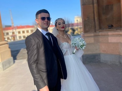 Wedding takes place in besieged Nagorno-Karabakh