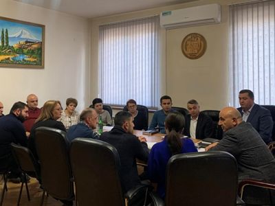 Meeting with representatives of health care sphere takes place in besieged Artsakh