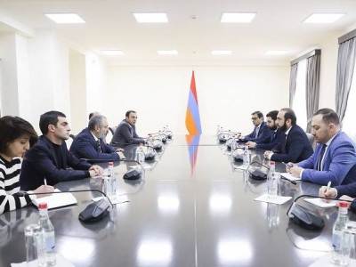 Armenian and Artsakh foreign ministers discuss situation with Nagorno-Karabakh and Lachin corridor