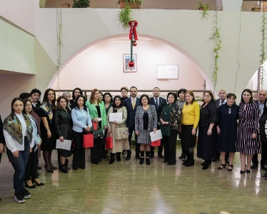 Համայնքային ենթակայության կրթօջախների տարվա լավագույն մասնագետներն արժանացել են պարգևների