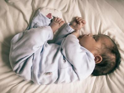 Study: Babies fall asleep faster to funny music
