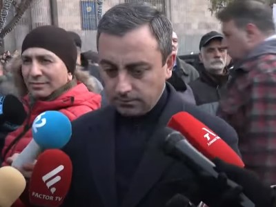 Armenian opposition urges not to discuss peace treaty