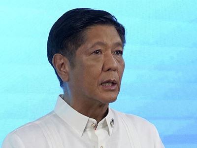 Philippine president hopes to sign several agreements during visit to Beijing