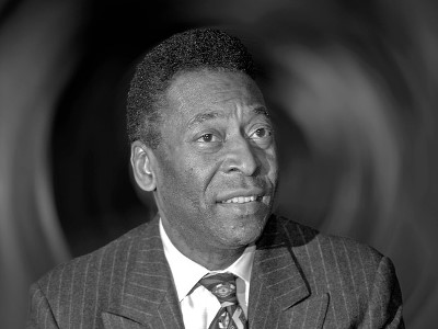 Legendary Brazilian football player Pele dies