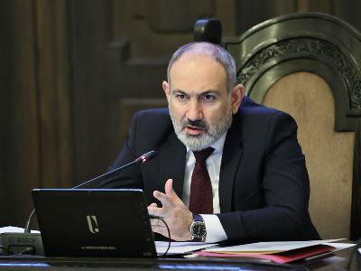 Pashinyan signs decision on creation of working group to support population of Nagorno-Karabakh