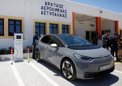 Greece to replace old cabs with electric cars