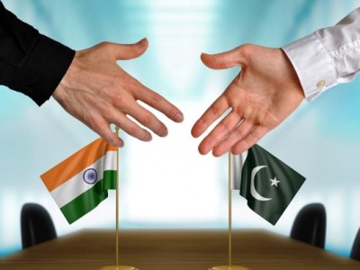 India and Pakistan exchange lists of nuclear facilities and detainee lists