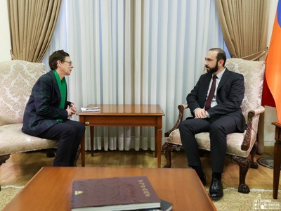Armenia FM briefs France envoy on situation due to Azerbaijan blockage of Lachin corridor (PHOTOS)