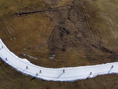 It’s warm winter without snow in the Alps
