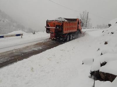 Սյունիքի մարզում, Գեղարքունիքի մարզի Սևան, Վարդենիս, Ճամբարակ և Սարավան-«Զանգեր» կոչվող հատվածում ձյուն է տեղում