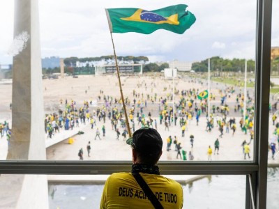 Protesters in Brazil attack 5 journalists covering events