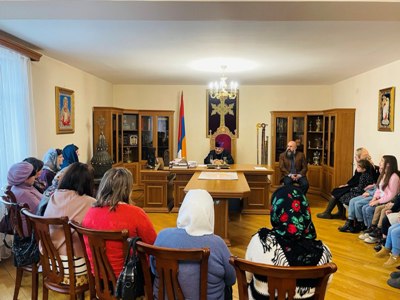 Предстоятель Арцахской епархии принял представителей русской общины Арцаха