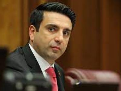 Որ վերցրեցինք մանդատները, էլի էդ ընդդիմության հաջորդ համարը չի գալու նստի՞. մեզ համար ի՞նչ տարբերություն. ԱԺ նախագահ