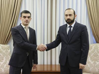 Armenian and Artsakh FMs discuss Karabakh situation