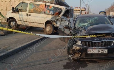 В Ереване столкнулись автомобили Kia и Ford Transit: есть пострадавшие
