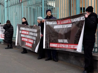 Перед посольством Франции в Армении прошла акция «Поддержим Карабах»