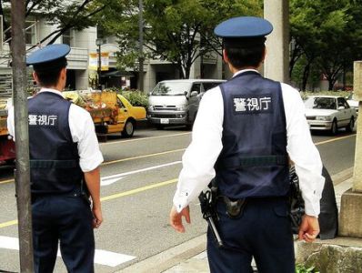 Teen, 13, stabs her mom over smartphone