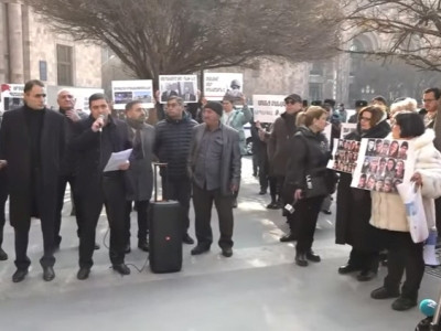 Protesters demand to punish those accountable for tragic fire in Armenia military accommodation