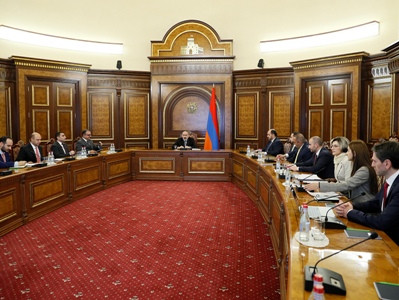 Николу Пашиняну представлен доклад о деятельности Фонда государственных интересов Армении
