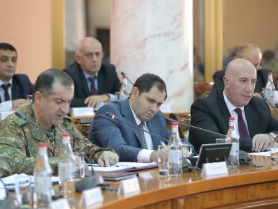 Глава Министерства обороны Армении провел заседание коллегии