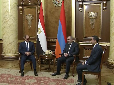 Armenian PM meets Egyptian president