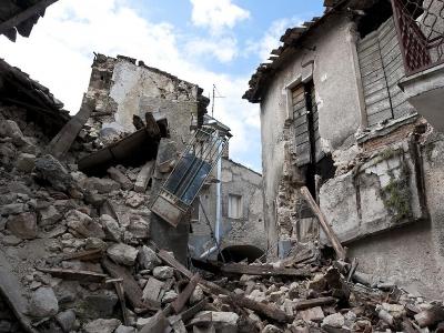 Number of victims of earthquake in Iran rises to 1,167