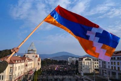 Newspaper: Whoever can, tries to help Azerbaijan blockaded Karabakh