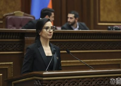 «Հրապարակ». Հրահանգվել է չշարունակել խայտառակությունը. Նիստը շարունակել փակ ռեժիմով