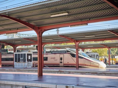 Spain spends about $276 million on trains that turned out to be too big for local tunnels