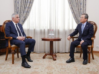 Մհեր Գրիգորյանն ընդունել է Կորեա-Հայաստան բարեկամական խմբի ղեկավար Կիհուն Սոնի գլխավորած պատվիրակությանը