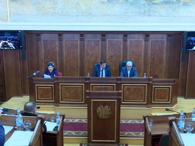 «Մենք մեր շներին դեմքերով ճանաչում ենք, անծանոթ շներ են եկածները»․ Գյումրու քաղաքապետ