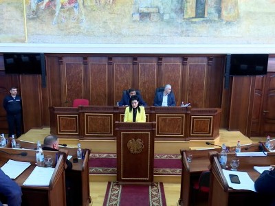 Բնակիչը նեղված եկել է, պետք է լսեք. եթե մեկը փորձի բնակչի նկատմամբ իրեն վատ պահել, կհեռացնենք. Գյումրիի քաղաքապետ