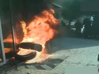 Protesters set fire to house of Lebanese Bankers Association head in Beirut