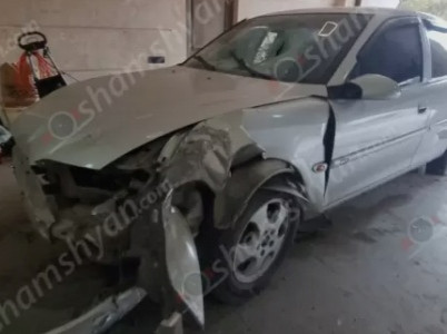Աբովյանում Opel-ը վրաերթի է ենթարկել հետիոտնի, ապա մտել Ծառուկյանի տղային պատկանող գրասենյակի տարածք. Shamshyan.com