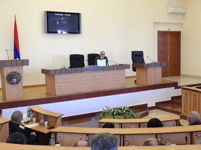 Оппозиционные силы отказались от участия в заседании парламента Арцаха