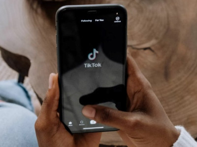 European Commission asks employees to remove TikTok from corporate phones