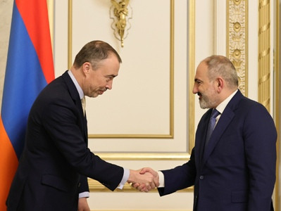 Pashinyan and EU special representative discuss Nagorno Karabakh crisis