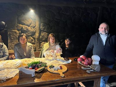 Ըմբոշխնեցինք թոնրից հանած տաք լավաշով բրդուճներ՝ հորած պանրով ու թարմ կանաչեղենով, մոգական ուտեստ է. Աննա Հակոբյան