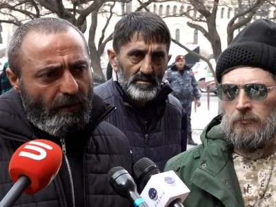 «Բանալի են տվել, 5 երեխու հետ գնացի՝ խազեինը տան մեջ նստած էր». ՊՆ նախկին շենքի բնակիչ