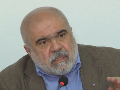 Искандарян: Баку хочет добиться вывода миротворцев и получить Нагорный Карабах без армян