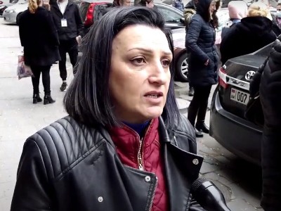 Жильцы бывшего здания Минобороны Армении вновь проводят акцию протеста у здания Комитета госдоходов
