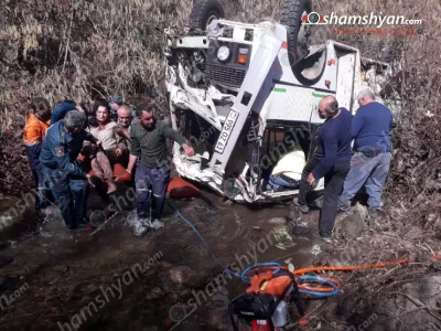 Around 15 injured after bus carrying schoolchildren falls into ravine in Armenia (PHOTOS)