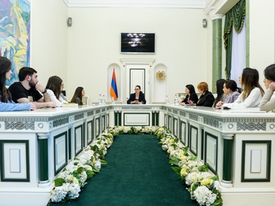 Պետք է լինես այն փոփոխությունը, որն ուզում ես տեսնել. Աննա Վարդապետյանը՝ ԵՊՀ իրավաբանական ֆակուլտետի ուսանողներին