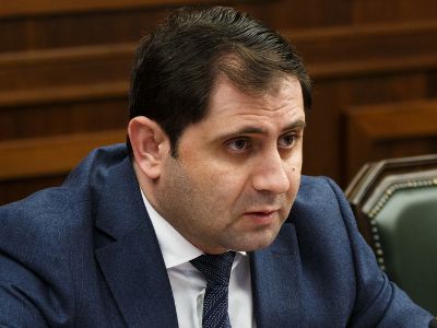 Министр обороны Армении: Готовы сотрудничать хоть с Дьяволом