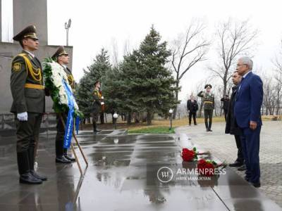 Генеральный секретарь ОДКБ посетил воинский пантеон «Ераблур» в Ереване