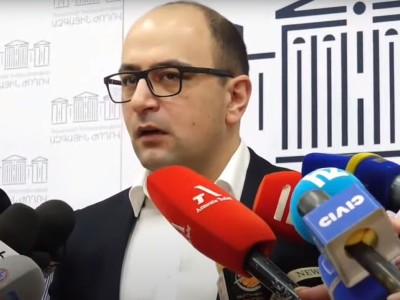 5-րդ շարասյուն թող ման գան կառավարության շենքում, եւ մեր բանակից ձեռքները հեռու տանեն․ Մամիջանյան